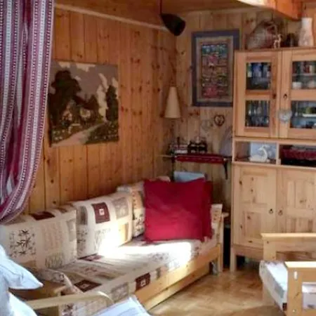 Chalet Camping El Pailles 奥塞雅